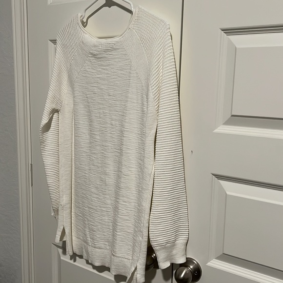 SIZE SMALL - Picture 7 of 8